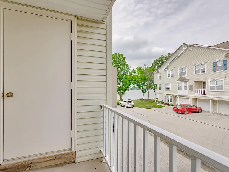 5806 Riverfront Dr — Photo 5