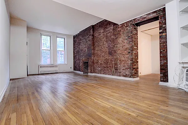 Rented by Urbane Brokerage | media 8