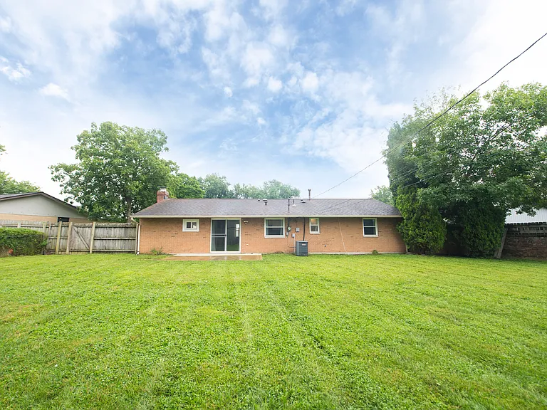 3700 Caracas Dr — Photo 35