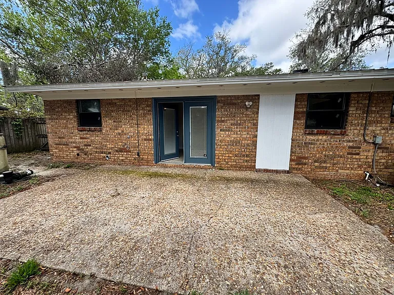 119 Arden Dr — Photo 16