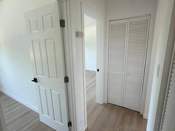 2nd image of 7224 Hazeltine Ave #6