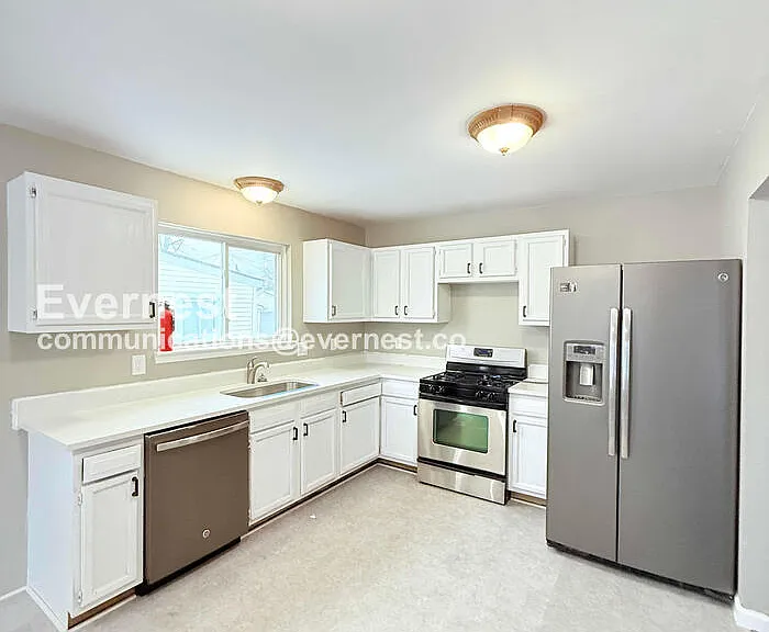 23569 Stewart Ave — Photo 2