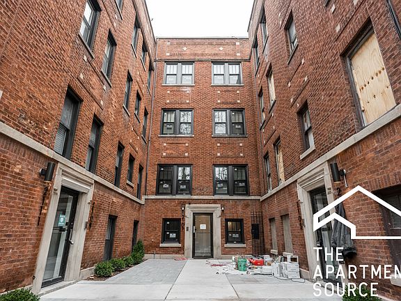 4th image of 2109 N Sedgwick St APT 2
