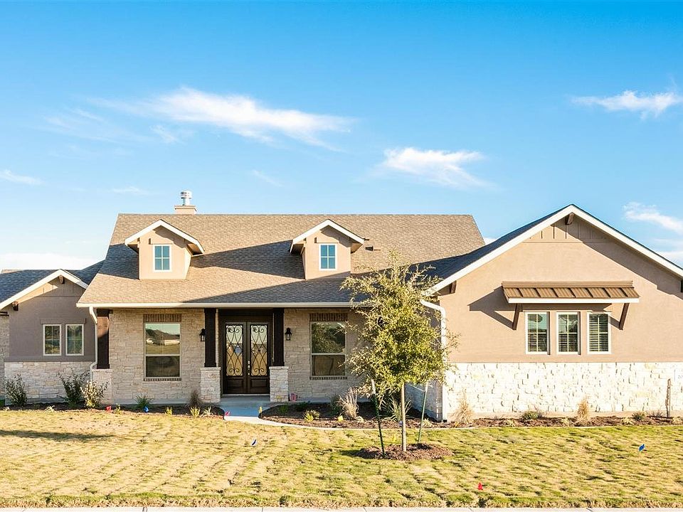 Beautiful Hill Country home with Stone front