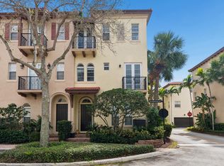 41 Via Floresta Dr, Boca Raton, FL 33487