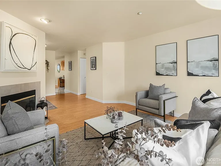 12406 SE 31st St #202 — Photo 3