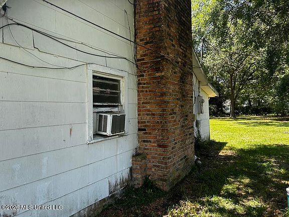 2nd image of 5407 Hyland Dr