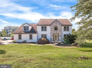 700 Wind Rush Dr, Dallastown, PA 17313