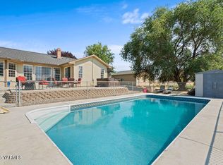 244 Latigo Ln, Yakima, WA 98901