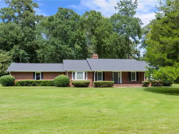 918 Downing Pl, Smiths Station, AL 36877