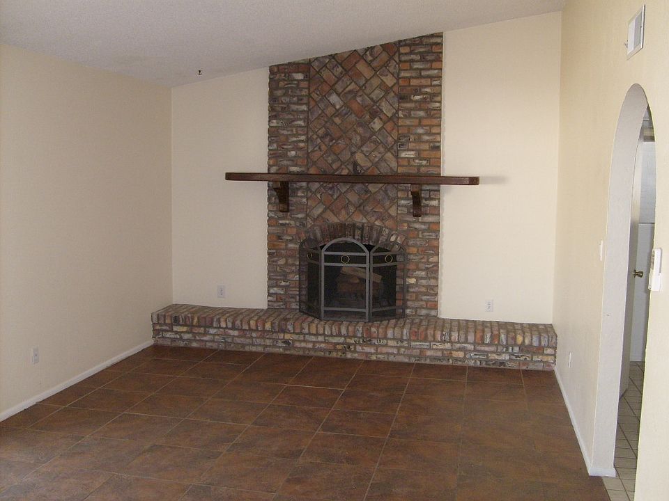 2nd image of 314 W Westcott Dr
