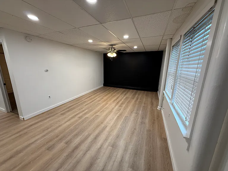 400 N Main St #7 — Photo 3