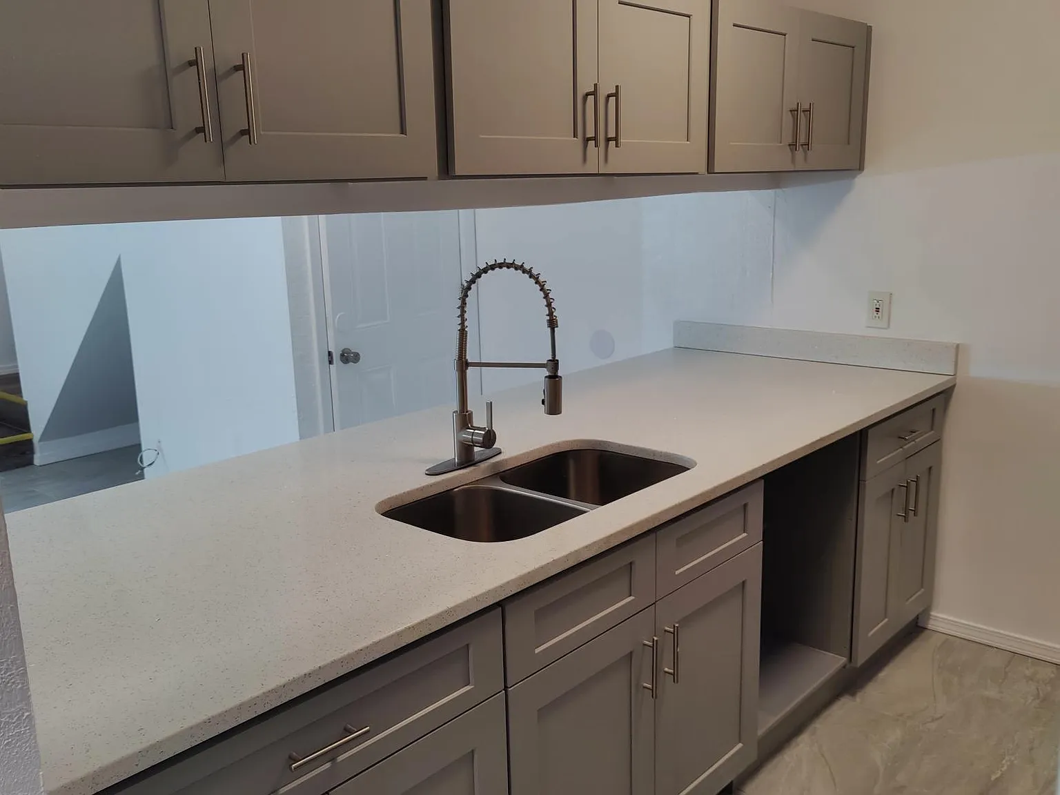 1826 SW 67th Ter — Photo 1
