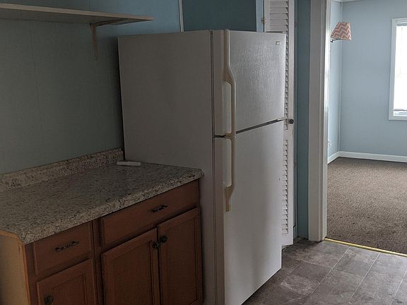 3rd image of 2515 Weber St
