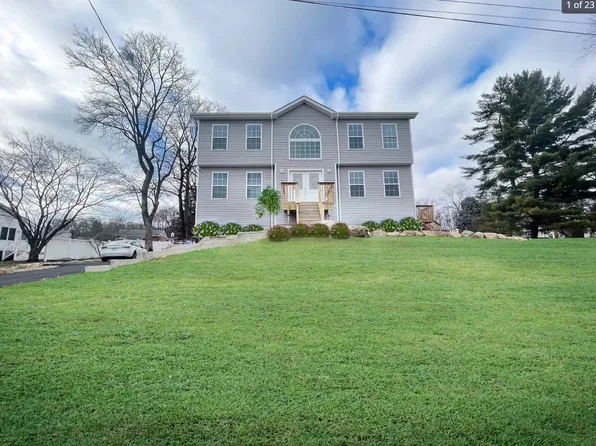 28 Chestnut St, Stony Point, NY 10980