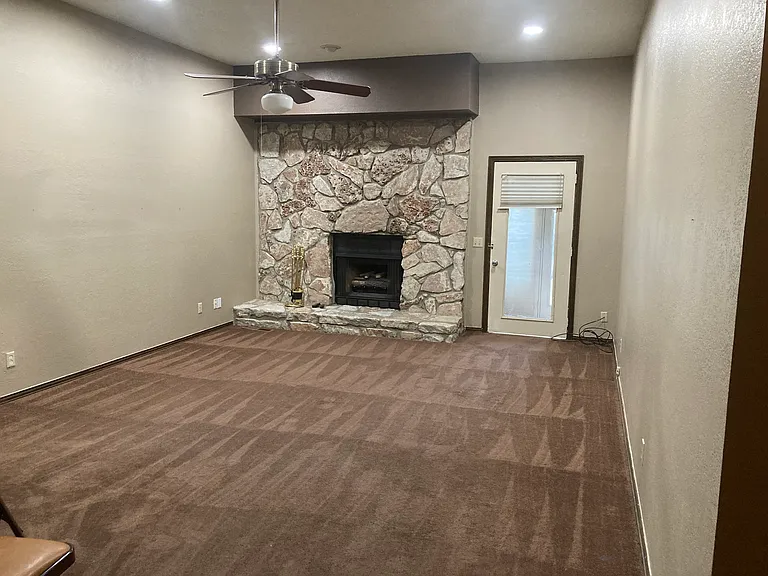 1007 Lera Ln — Photo 2