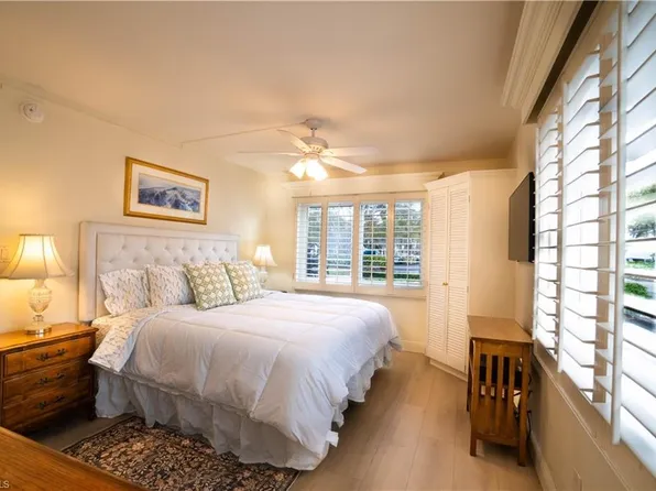 388 4th Ave S, Naples, FL