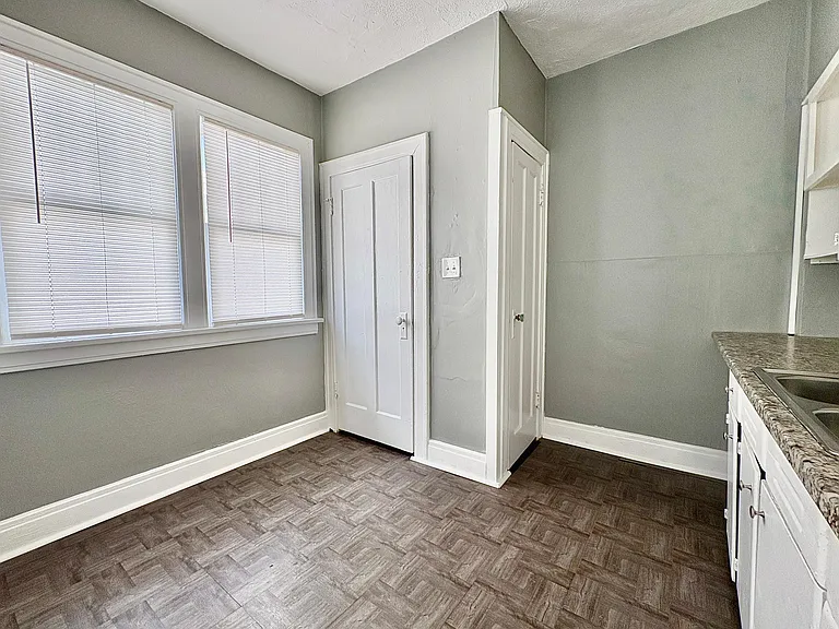 1034 Huey St — Photo 6