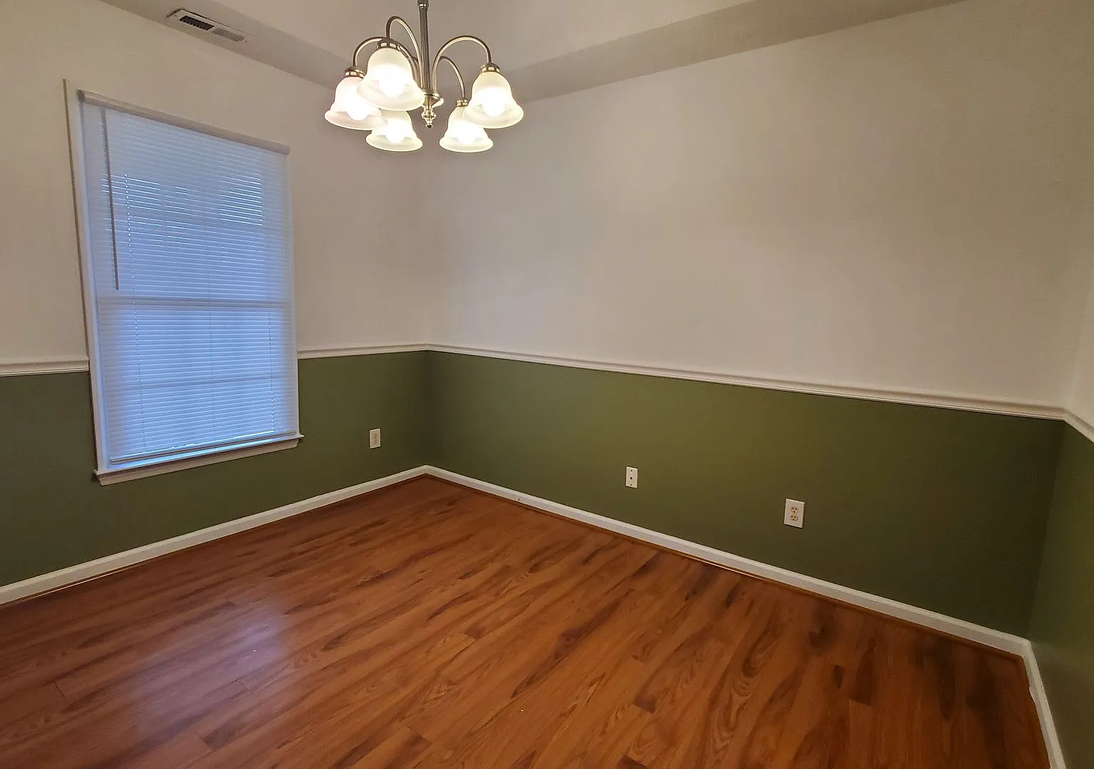 2823 Franzia ~ Birch Creek ~ Two Weeks Off The First Full Months Rent!! — Photo 3