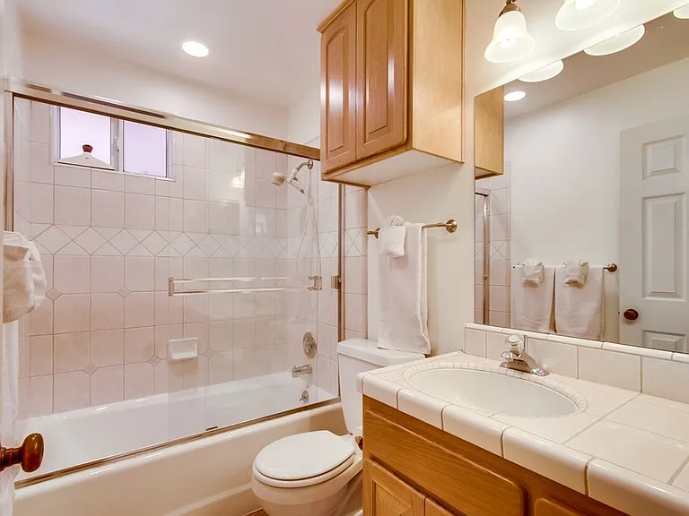 831 Allerton Ct — Photo 9