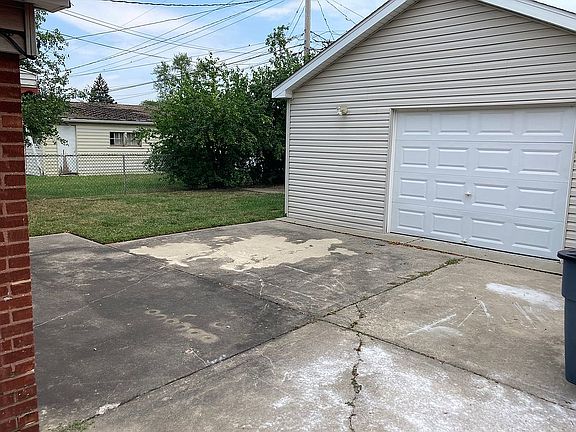 2nd image of 11613 S Troy Dr