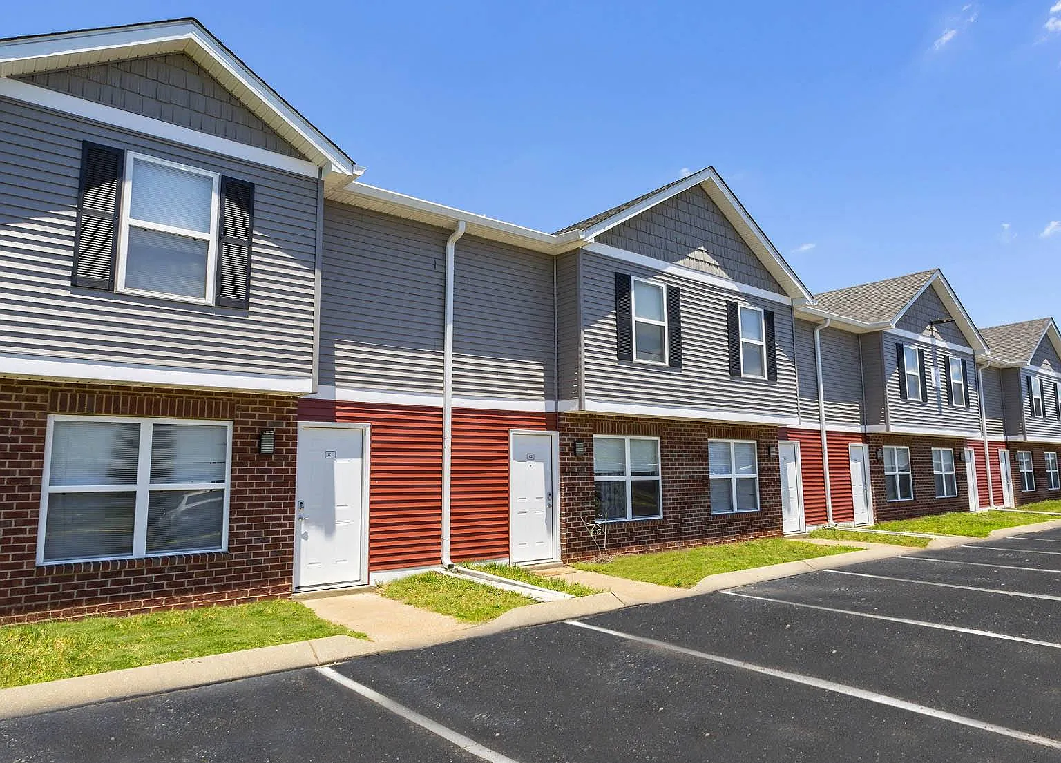 Chariot Pointe Apartments — Photo 3
