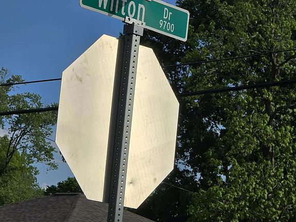 2nd image of 9736 Wilton Dr