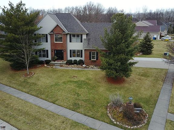 2nd image of 1058 Arrowhead Dr