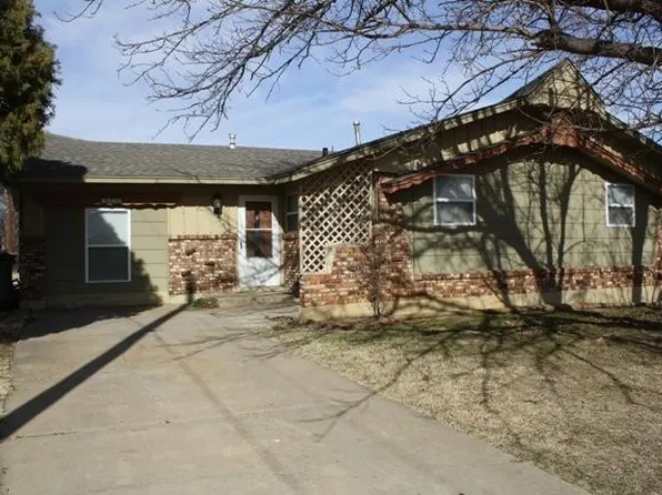 3822 SE Dorchester Dr, Lawton, OK 73501