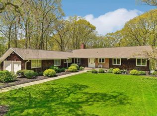 8 Woodlot Rd, Saint James, NY 11780