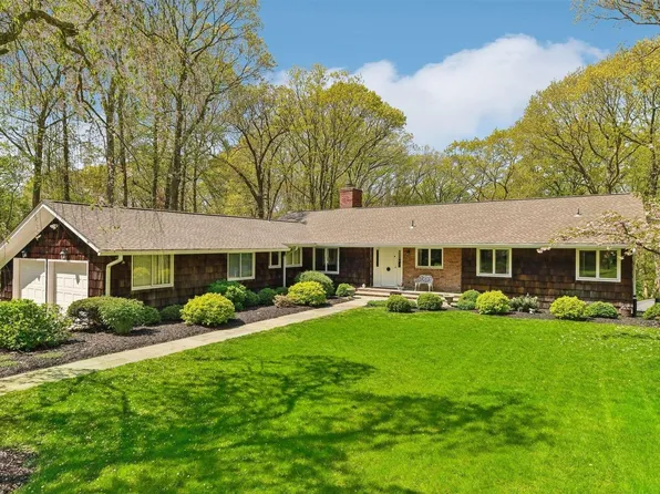 8 Woodlot Road, Head Of The Harbor, NY 11780