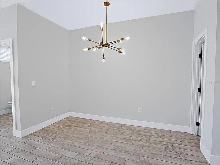 2233R E Kaley Ave #6 — Photo 7