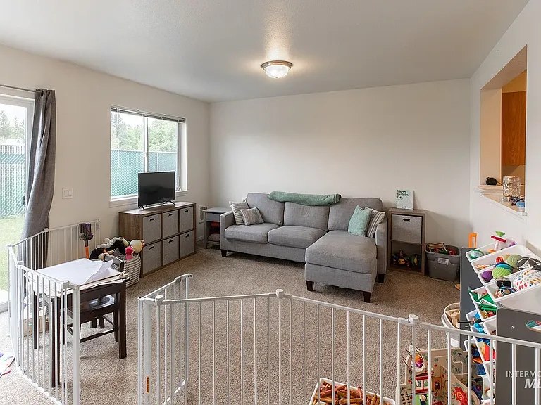 606 606/608 N Mountain View Rd — Photo 7