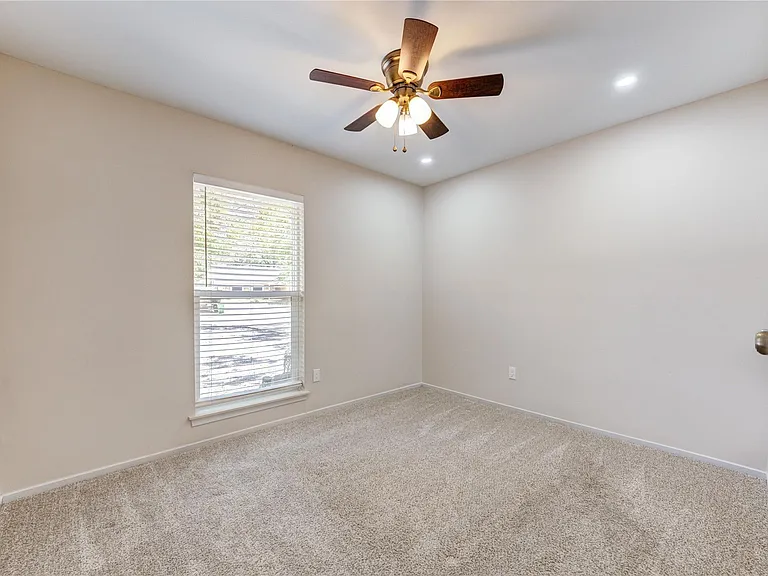 2114 River Village Dr — Photo 23