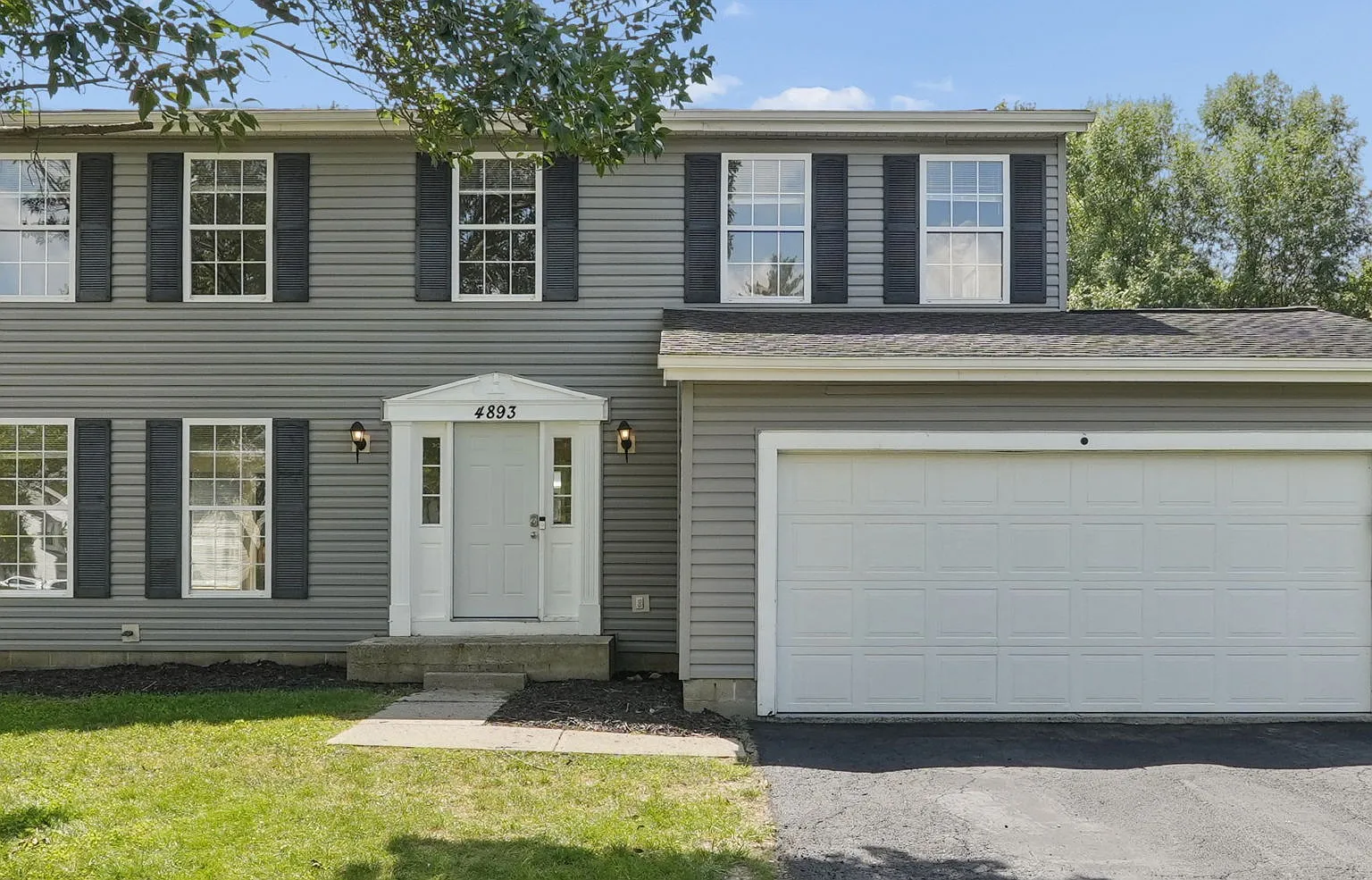 4 bed, 2.5 bath, 2000 sqft, $2,950 — Photo 3