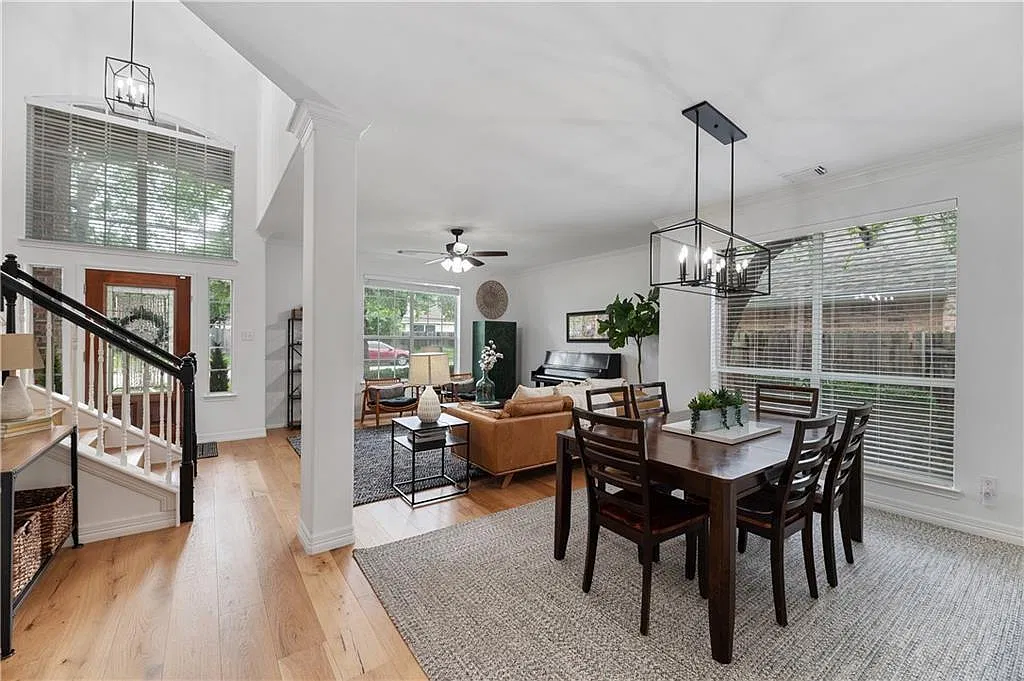 5 bed, 2.5 bath, 3028 sqft, $3,000 — Photo 3