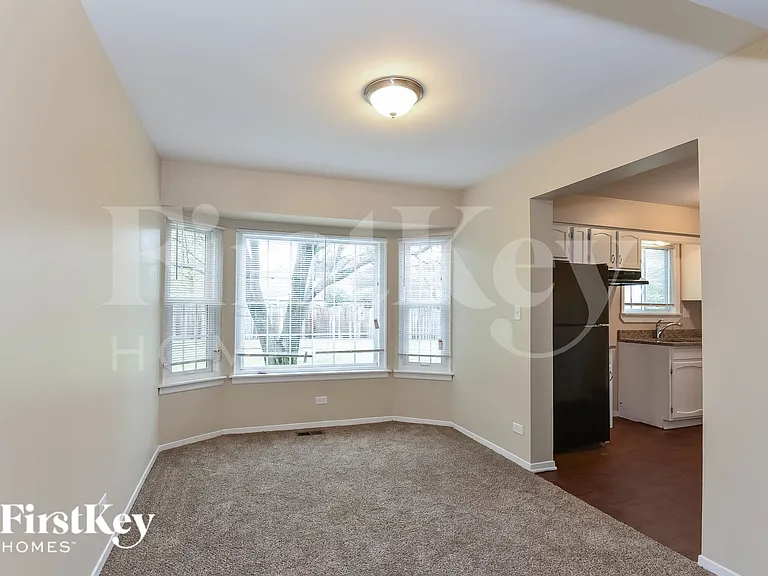 990 Chelsea Ln — Photo 6
