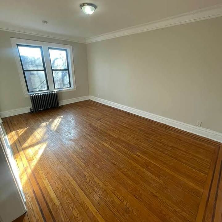 2nd image of 24.5 S Grove St #B07a