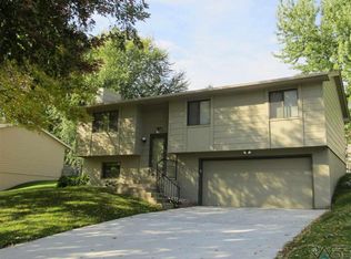 2309 S Valley View Rd, Sioux Falls, SD 57106