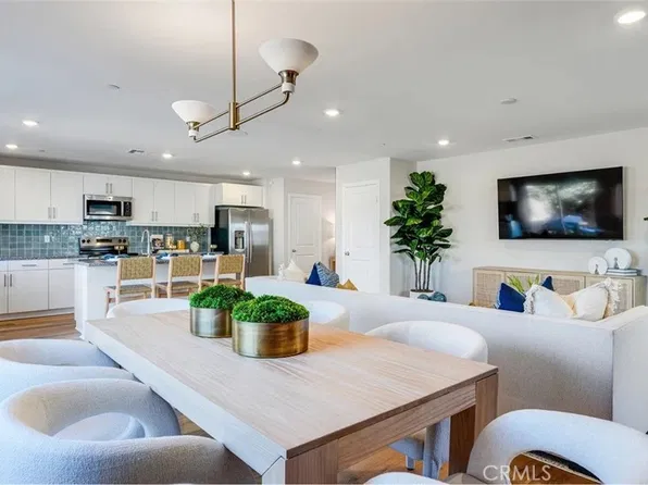 7214 Pine Crest St, Jurupa Valley, CA 92509