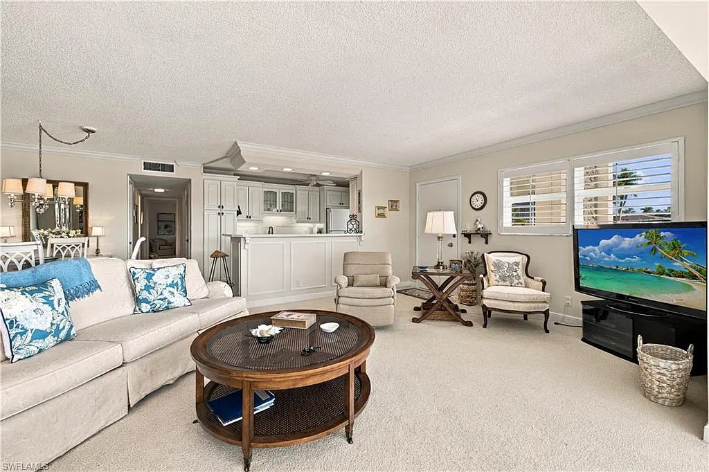 2 bed, 2.0 bath, 1433 sqft, $7,500 — Photo 3
