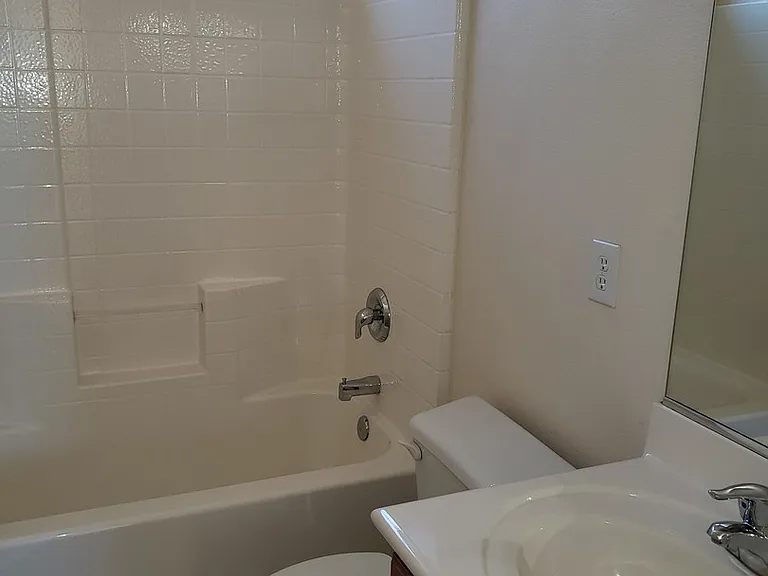 8904 Nautilus Vista Ct — Photo 22
