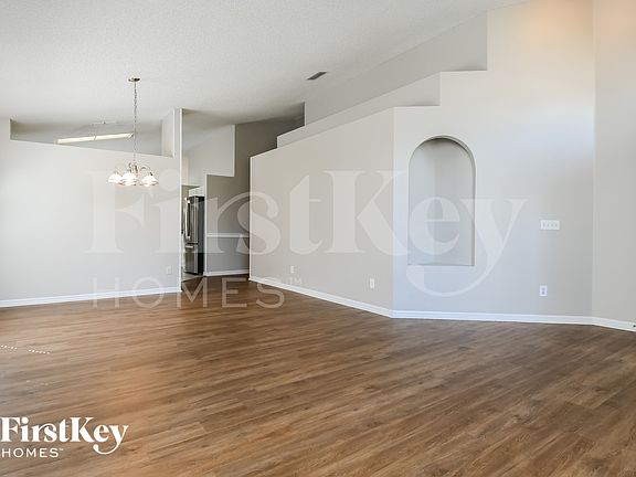3rd image of 13521 Fordwell Dr