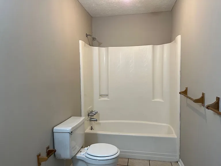312 Leafmore Rd SW — Photo 8