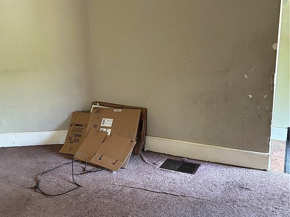 5th image of 22 Sprague St