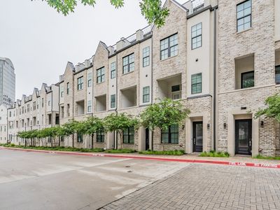 648 Dalton Ln, Irving, TX, 75039