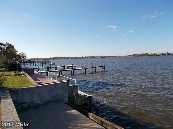 View area for some of the Best Fishing/Crabbing!