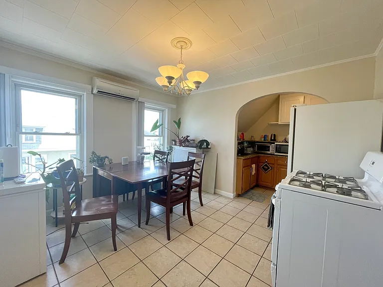 94 Saint Andrew Rd #3 — Photo 3