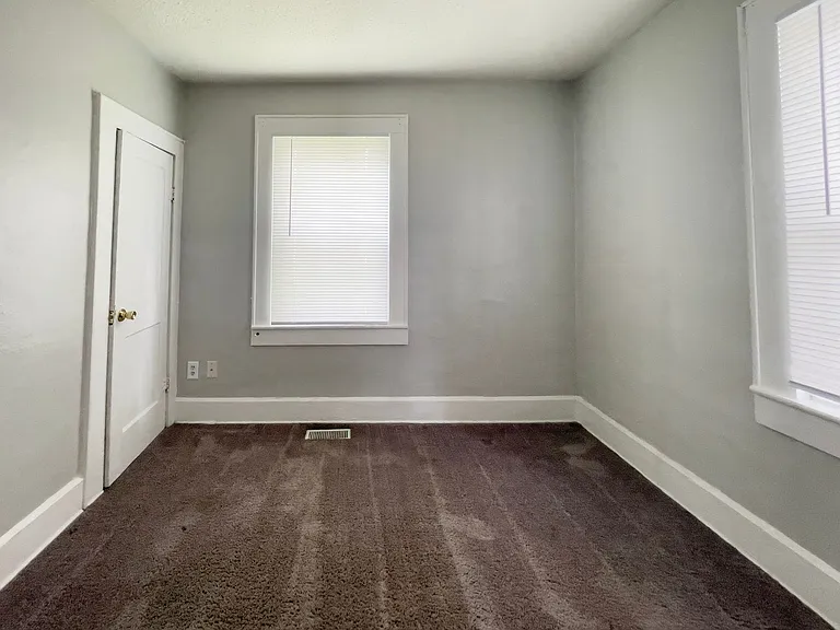 1711 & 1711 1/2 N Ball Ave. (Wynn Funds LLC) — Photo 9