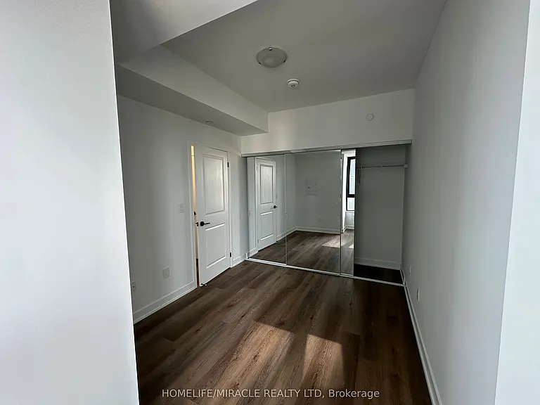 2075 Lakeshore Rd #603 — Photo 8